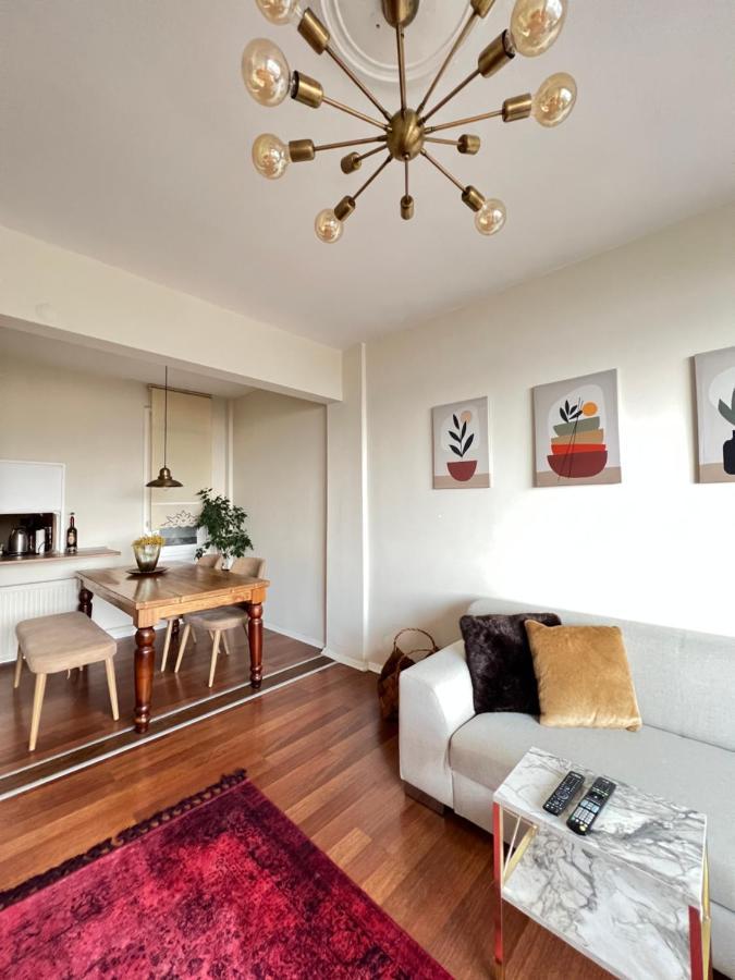 Amazing Bosphorus View, 2 Bedroom New Furnished In Center Istanboel