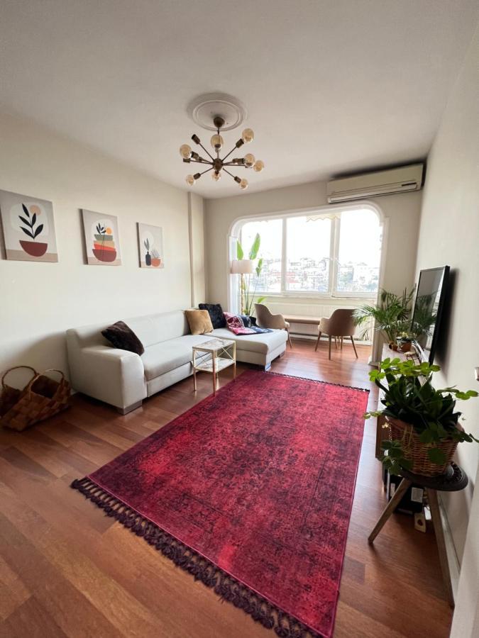 Appartement Amazing Bosphorus View, 2 Bedroom New Furnished In Center Istanboel